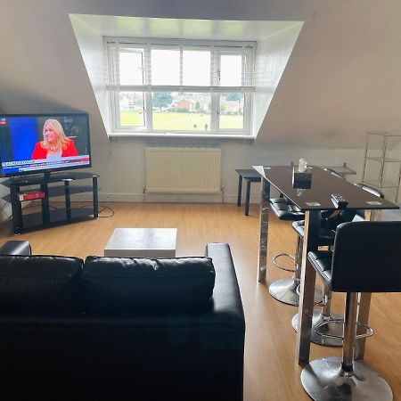1 Bed Flat At Drum Street EDI Eksteriør billede