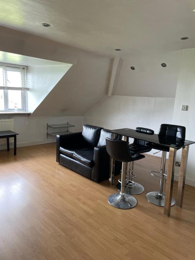 1 Bed Flat At Drum Street EDI Eksteriør billede